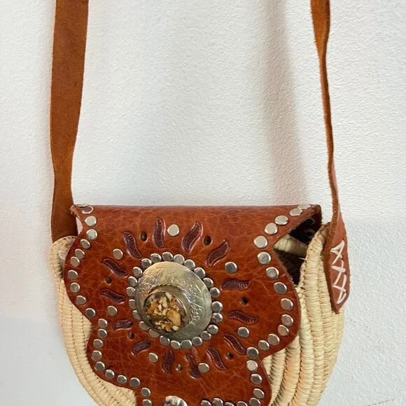 Moroccan crossbody bag Raffia crochet bag Round handbag Milk straw/brown leather - Picture 9 of 14